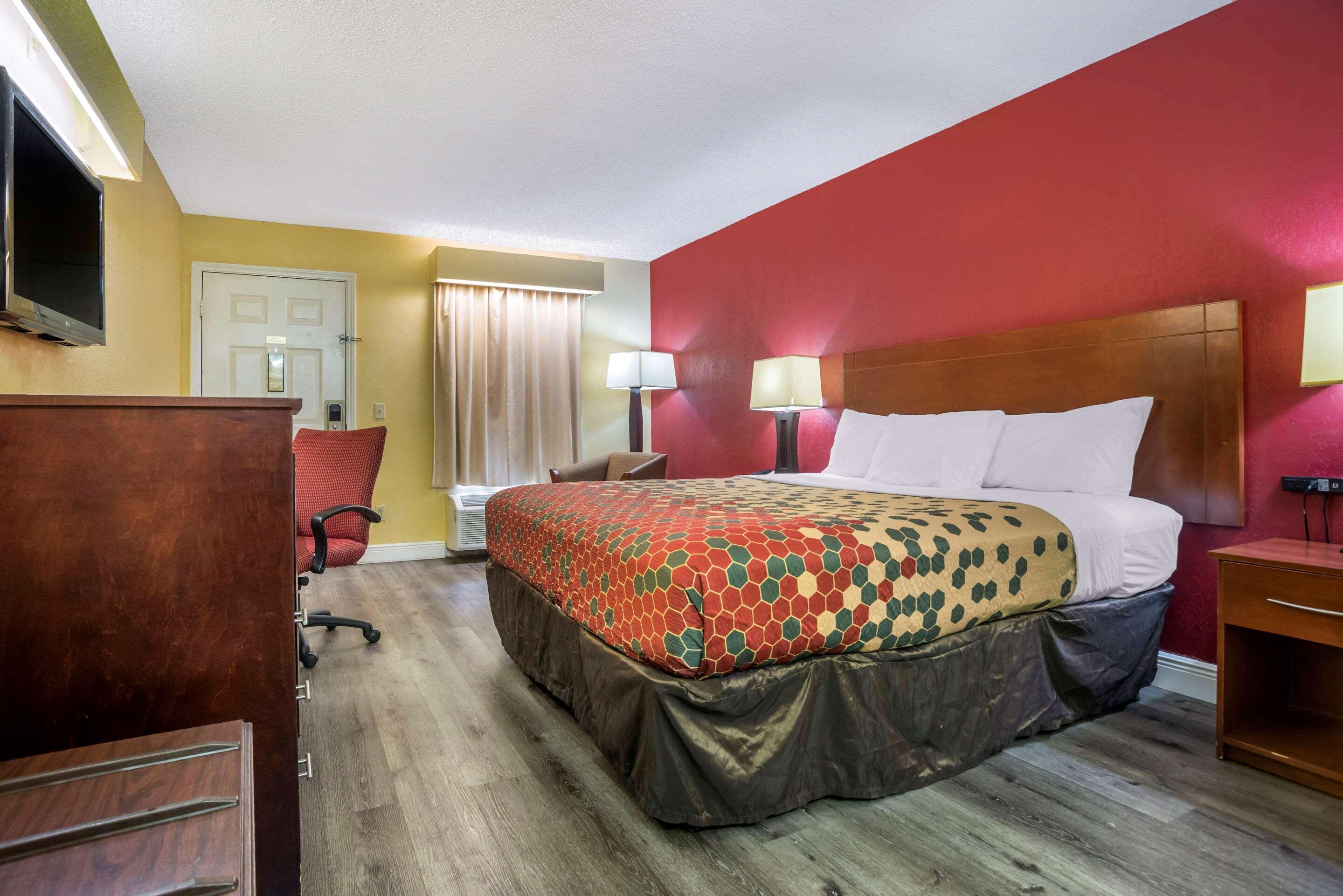 Econo Lodge Тупело Екстериор снимка