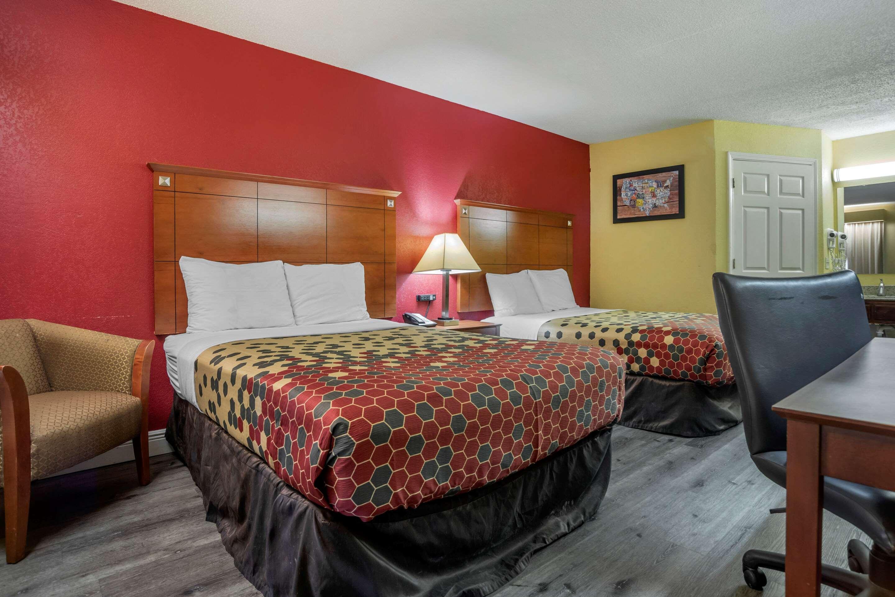 Econo Lodge Тупело Екстериор снимка