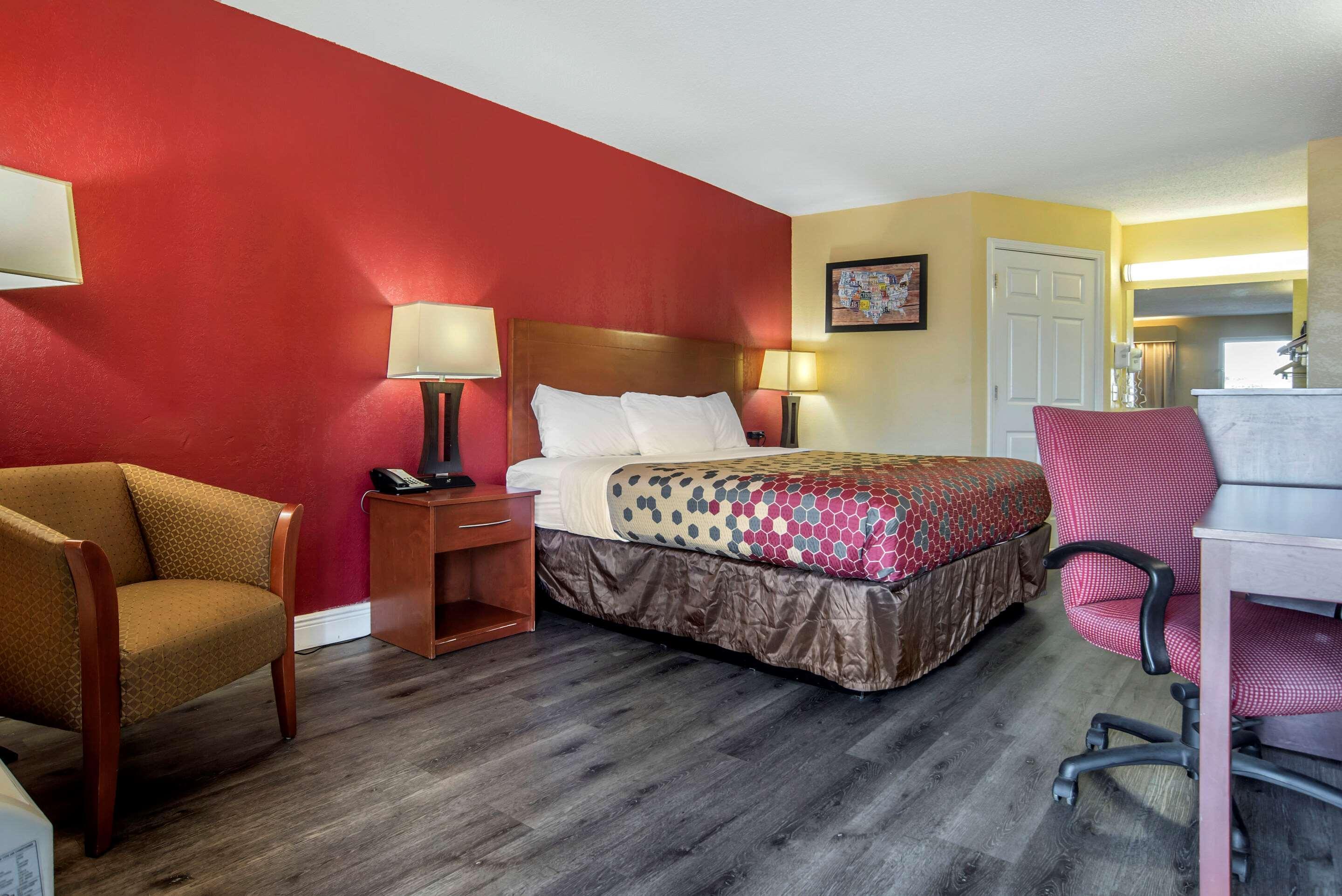 Econo Lodge Тупело Екстериор снимка