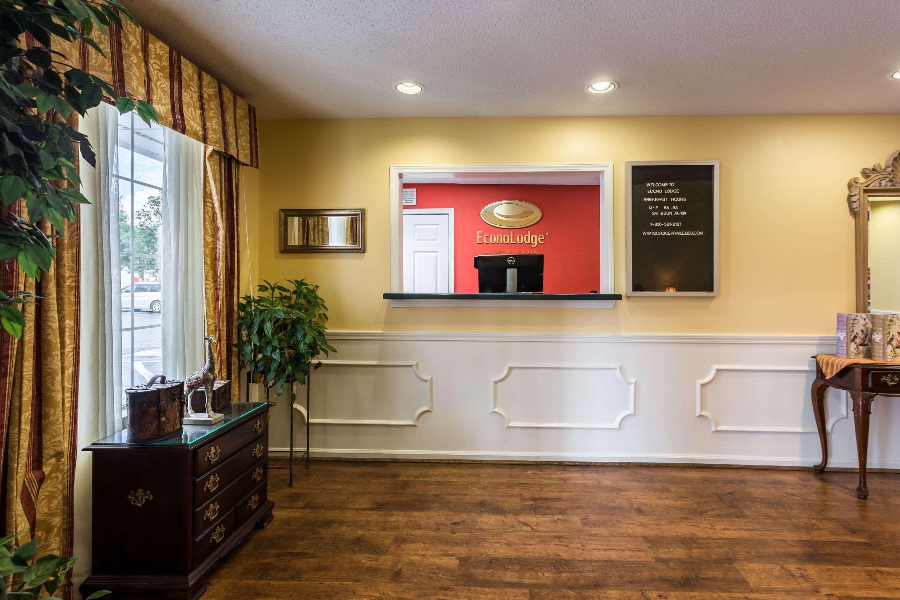 Econo Lodge Тупело Екстериор снимка