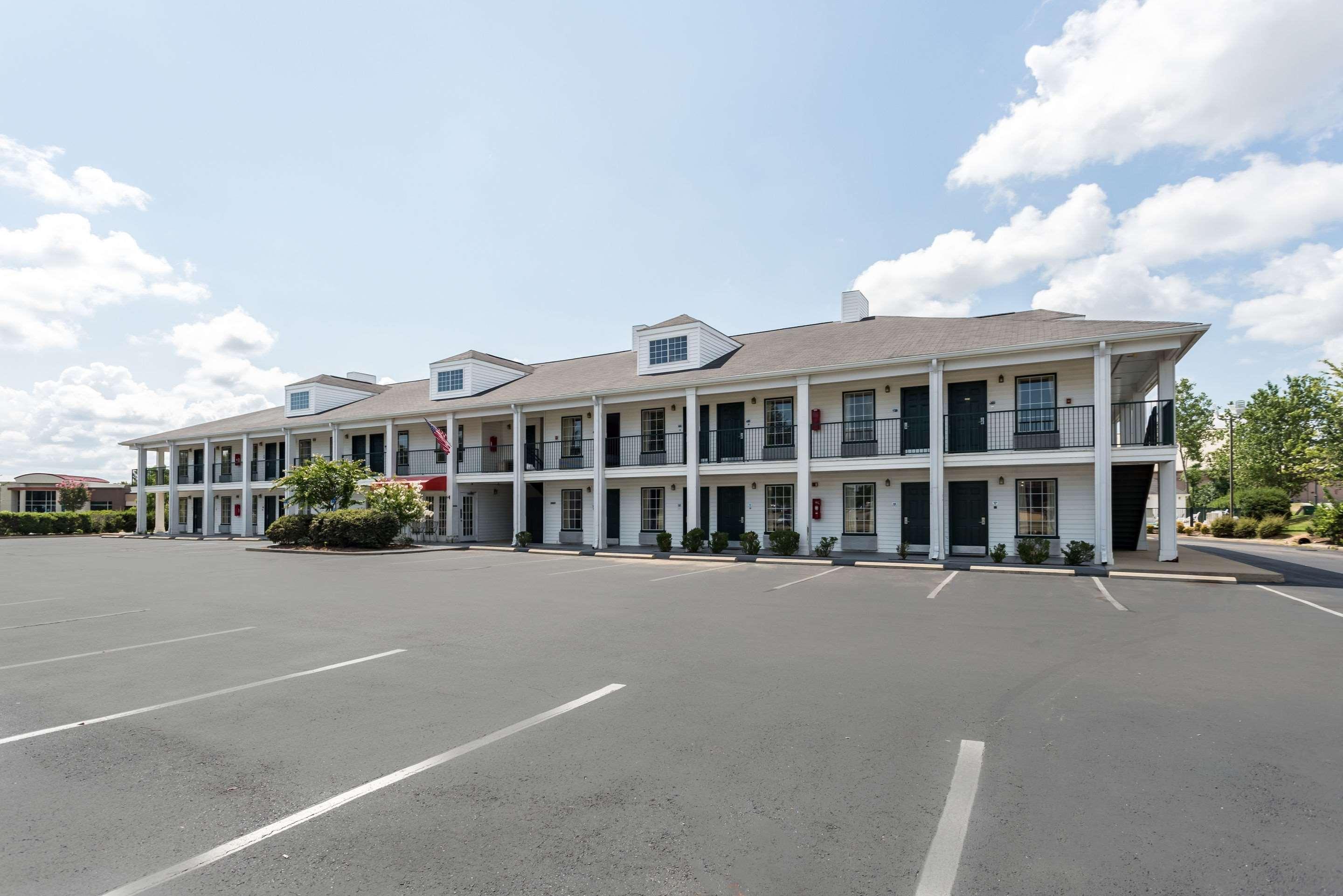 Econo Lodge Тупело Екстериор снимка