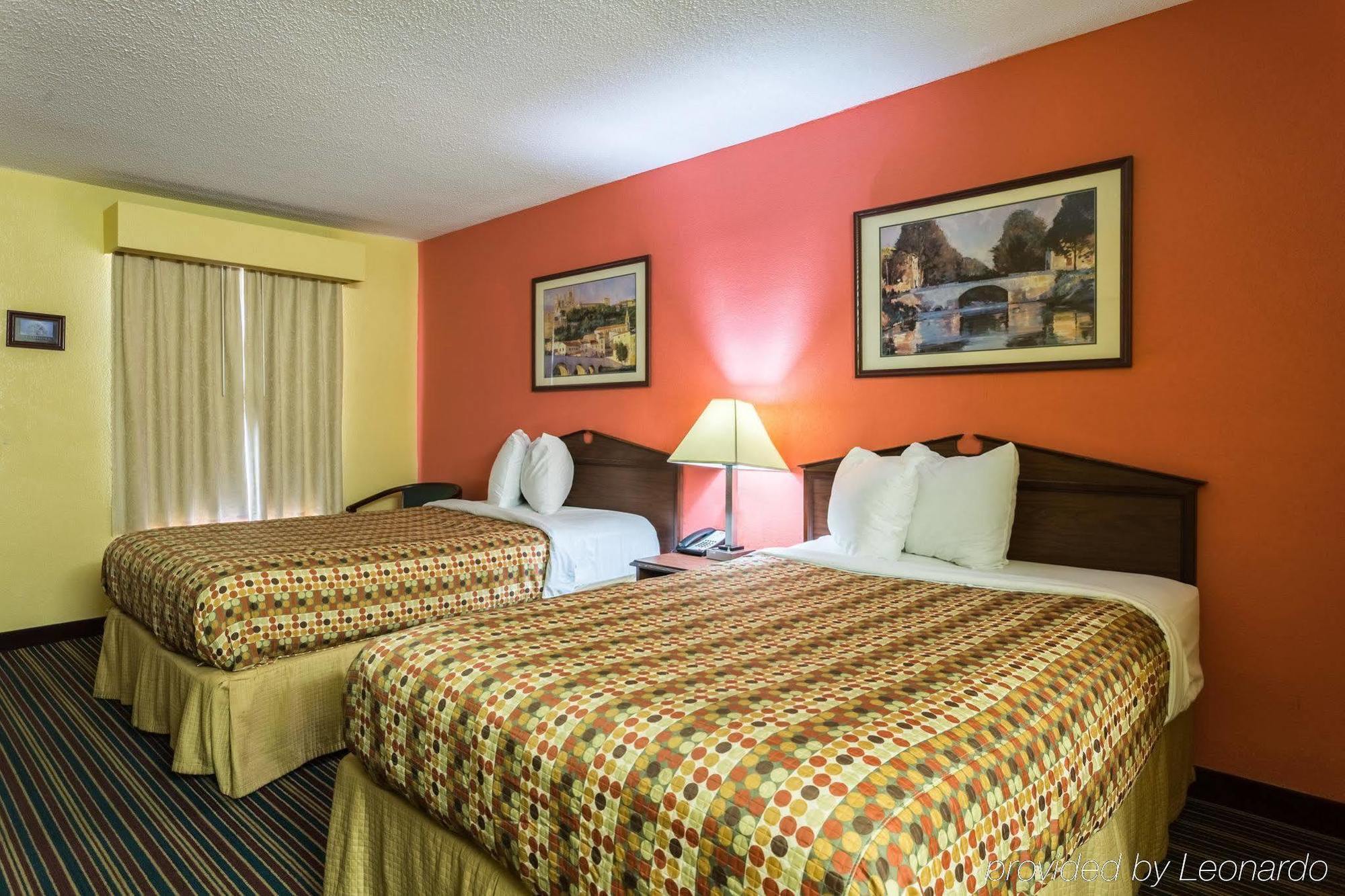 Econo Lodge Тупело Екстериор снимка